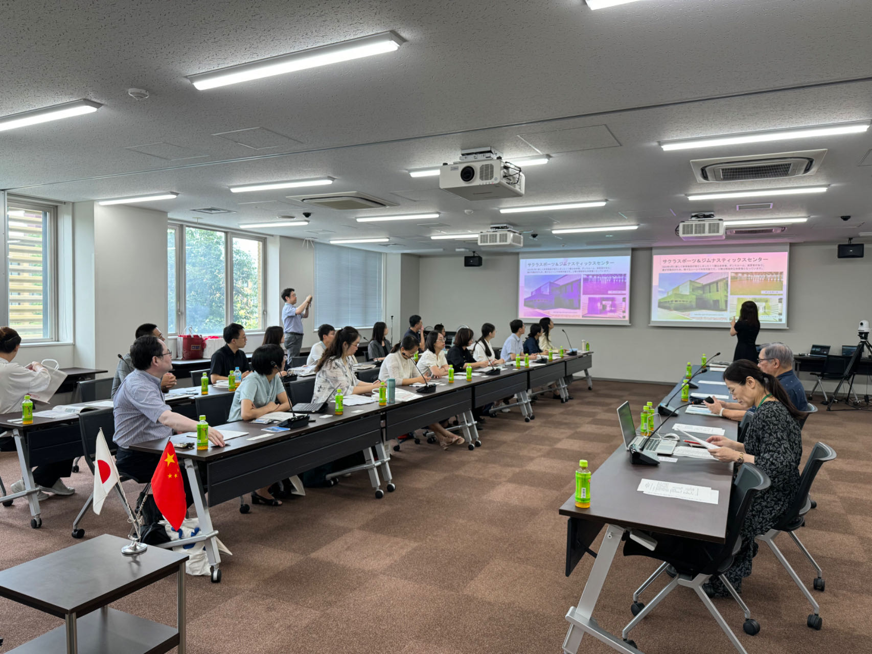 威尼斯官网师生与日本大学文理学部交流现场.jpg